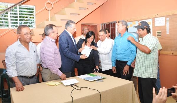 Productores de Hacienda Estrella reciben recursos
