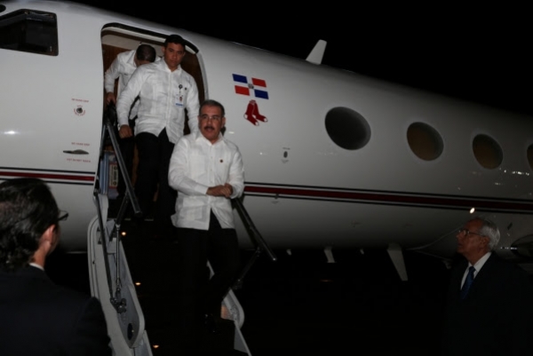Danilo Medina a su regreso de Panamá. 