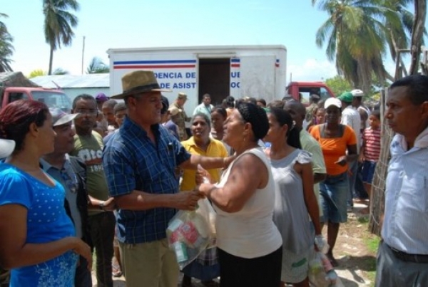 Plan Social reparte alimentos en comunidades fronterizas del Suroeste 