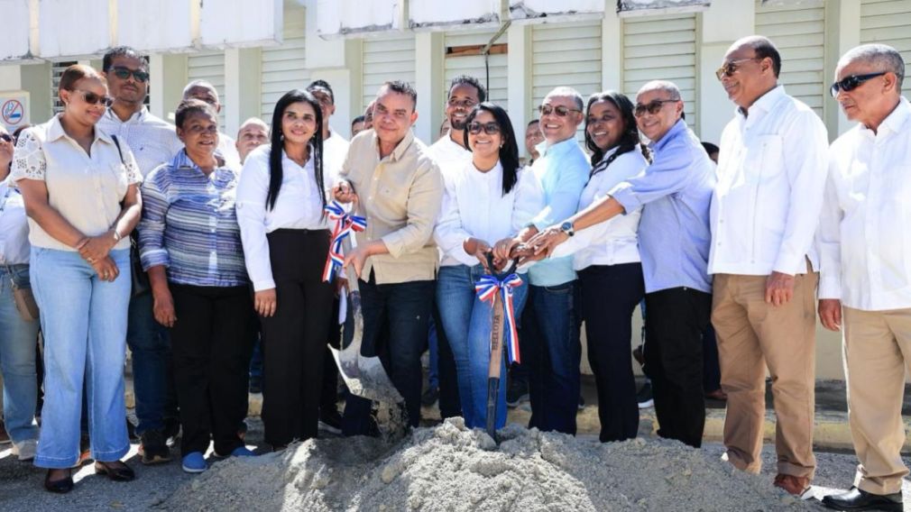 El SNS inició el remozamiento del Hospital Municipal de Bánica, con una inversión superior a los RD$163 millones.
