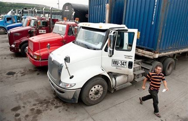 Camioneros de Santiago piden ser incluidos en beneficio subsidio al Gasoil
