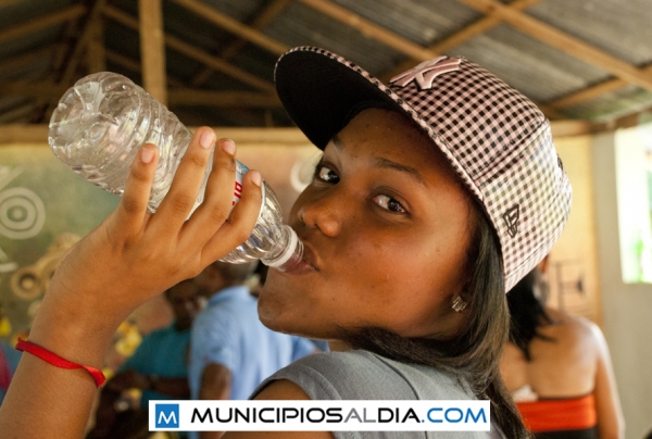 Salud Pública recomienda mucho líquido ante altas temperaturas