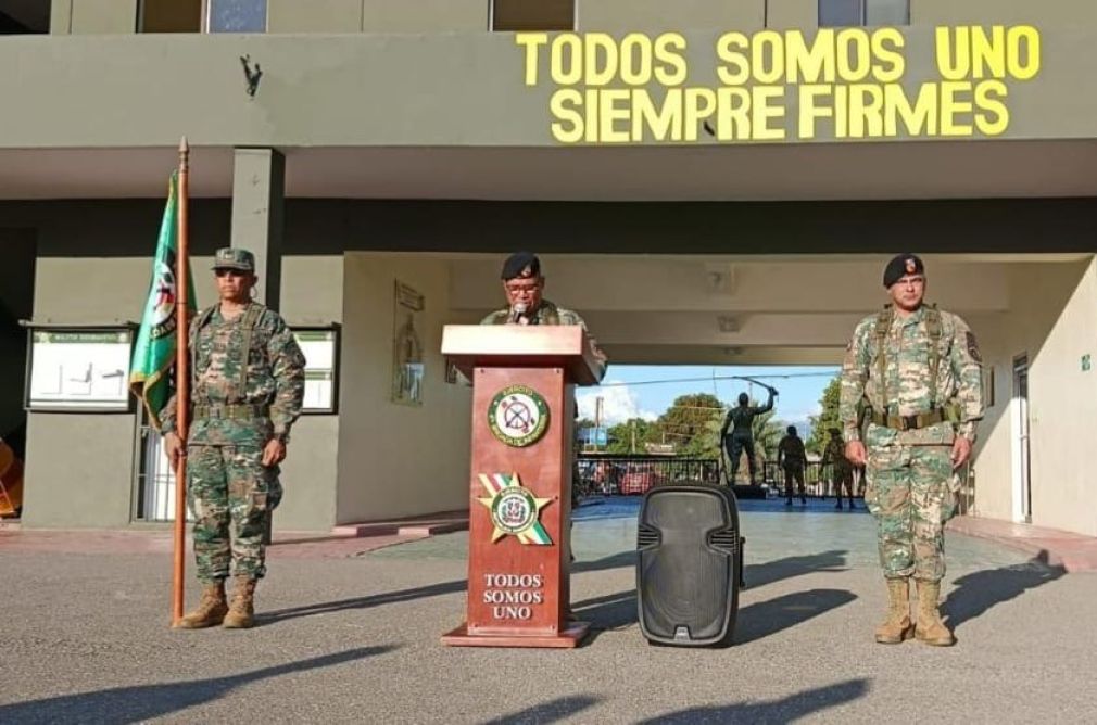 Los movimientos incluyen la segunda, cuarta, quinta, sexta y séptima brigadas de infantería, la brigada de apoyo de servicios y la Academia Militar Batalla de las Carreras.