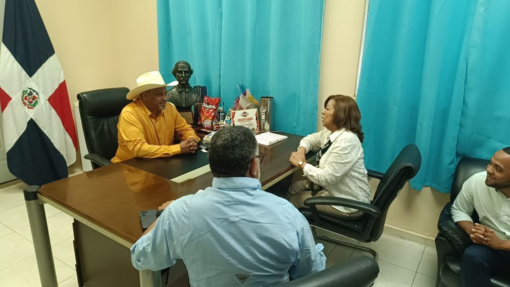 Alcalde de Dajabón se reúne con la directora de CONANI; Reitera oposición a casa de acogida a menores haitianos.