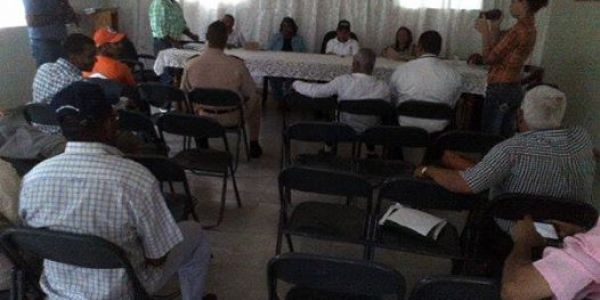 Gobernadora de Dajabón se reune con comunitarios solucionar problemas del municipio