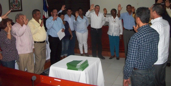 Ayuntamiento de Hato Mayor del Rey juramenta comisión de albabetización