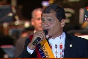 Durante la toma de posesión popular, el presidente reelecto Rafael Correa aseguró que a la Revolución Ciudadana "no la para nadie". 
