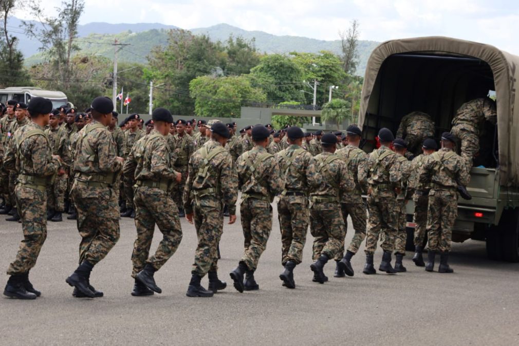 Ministerio de Defensa despliega 800 nuevos soldados para vigilar zona fronteriza.