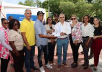 El alcalde Santo Ramírez hizo entrega del nuevo camión compactador comprado mediante licitación hace un año.