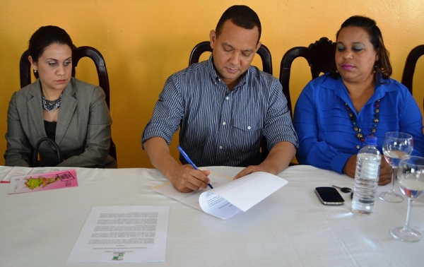 Alcalde se compromete con gestión participativa y transparente
