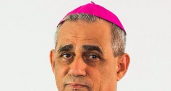 Arzobispo de Santiago crítica corrupción: 