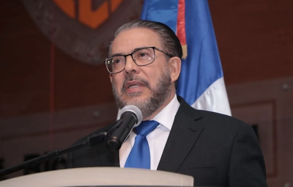 Guillermo Moreno aventaja con 53.85% senaduría del DN según encuesta