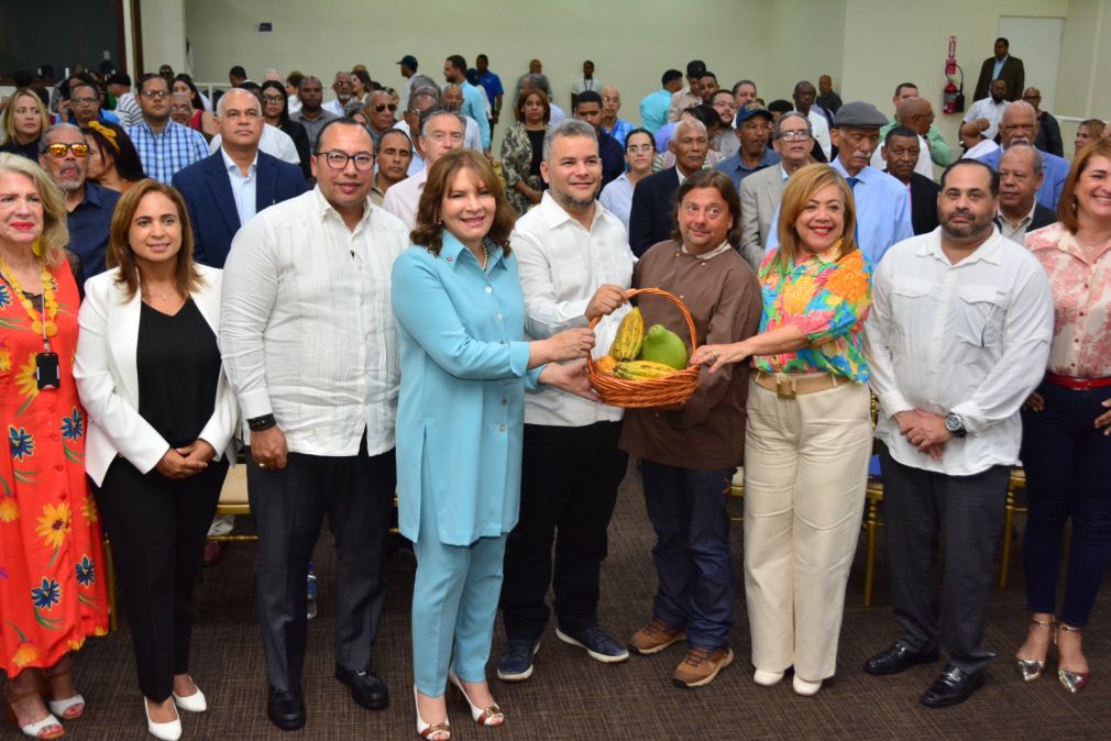 Hecmilio Galván expresó que este es un nuevo aporte del FEDA, mediante el Plan Nacional de Transformación y Renovación de la cacaocultura dominicana.