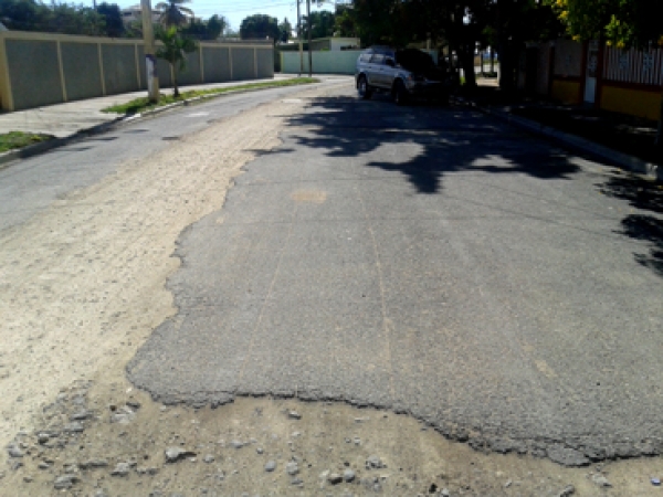 Residentes de la urbanización Miramar demandan arreglo de calles