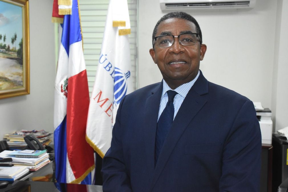 El viceministro de Ciencia y Tecnología, Genaro Rodríguez Martínez, recibió la distinción y destacó el liderazgo regional de la República Dominicana.
