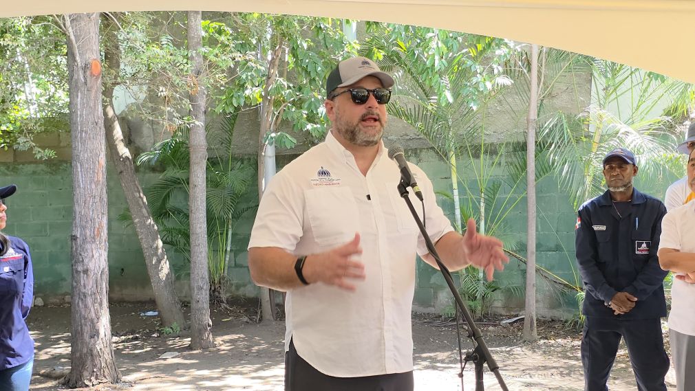 Paíno Henríquez, Ministro de Medio Ambiente y Recursos Naturales.