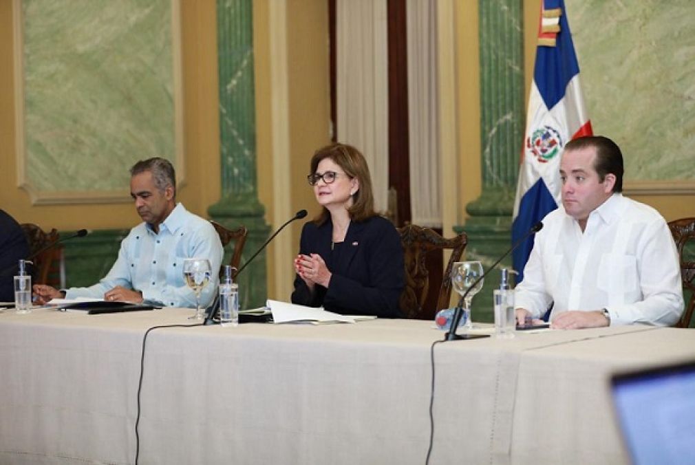 En el encuentro también estuvieron presentes el ministro de la Presidencia, Joel Santos y el ministro Administrativo, José Ignacio Paliza.