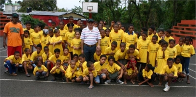 Parte de los niños participantes en el campamento Semana Santa 2013 en el sector Santa Ana