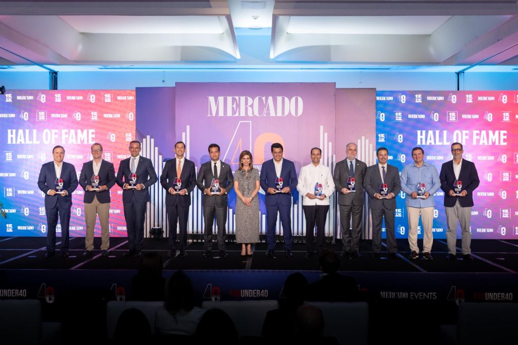 Revista Mercado reconoce destacadas personalidades del país.