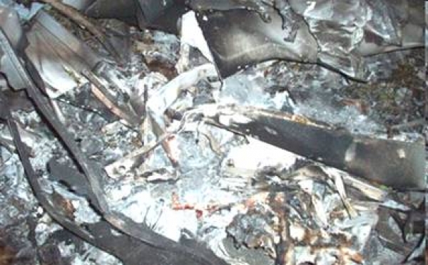 Restos del fuselaje de la avioneta