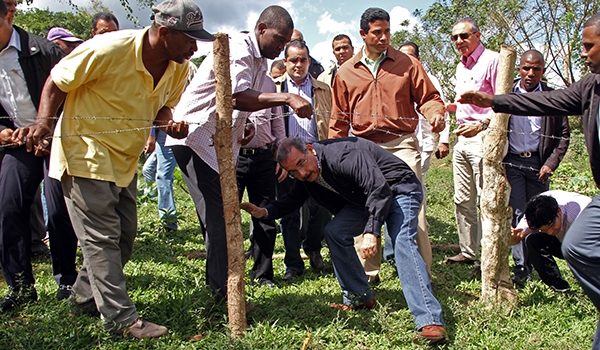 Medina otorga financiamiento a productores de la Hacienda Estrella