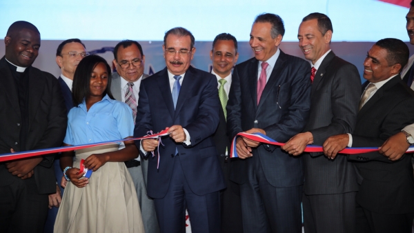 Medina inaugura 74 aulas en cuatro escuelas de Hato Mayor