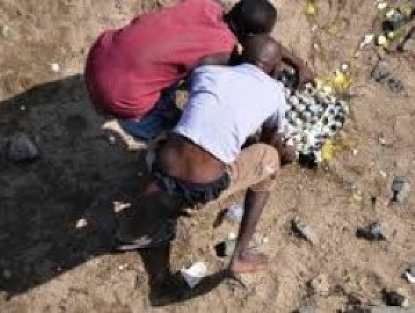 Comerciantes haitianos matan pollos y rompen huevos en la frontera