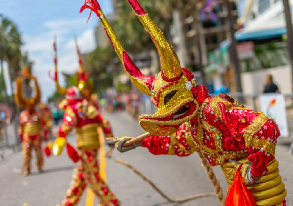 Los Premios Anuales de Carnaval Dominicano serán convocados anualmente entre los meses de enero y febrero.
