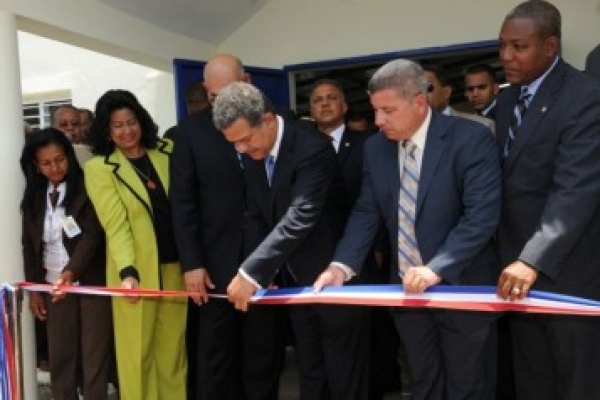Mandatario inaugura diversas obras en Los Alcarrizos 