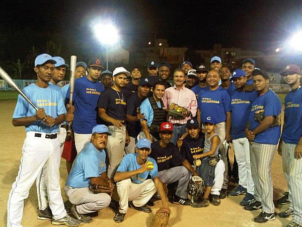 Equipo de Softball del Ensanche Las Américas.