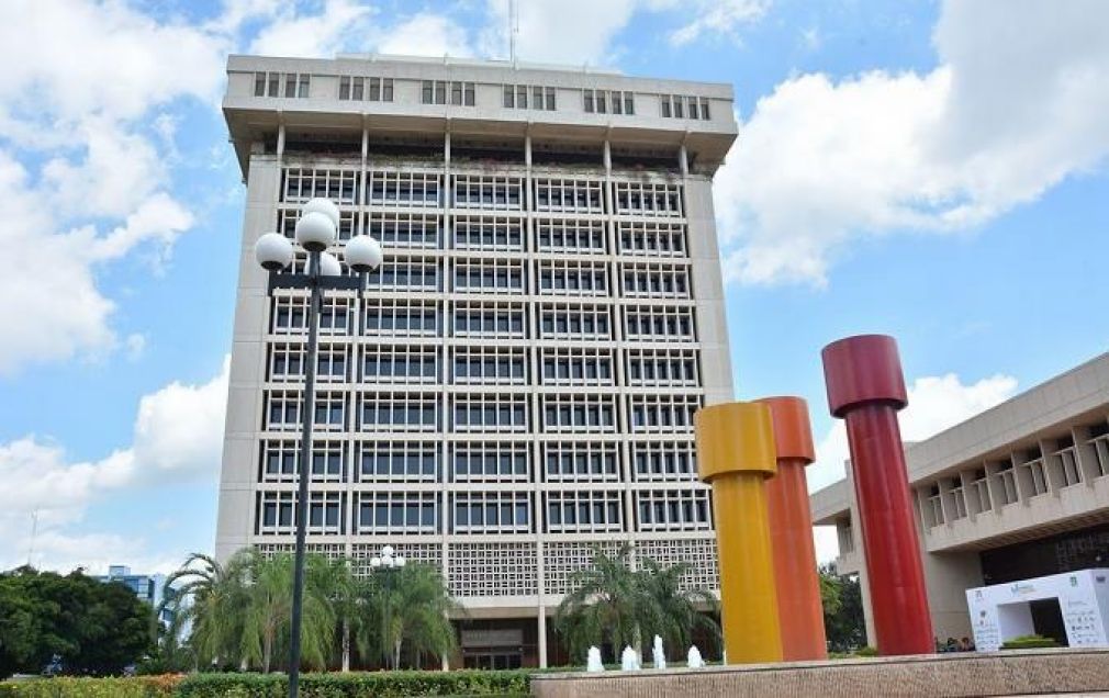 Banco Central reduce su tasa de política monetaria en 25 puntos básicos, de 5.75% a 5.50% anual.