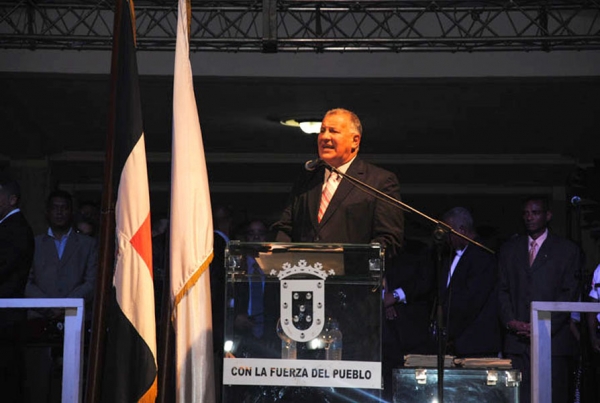 Gilberto Serulle, alcalde del Ayuntamiento de Santiago.