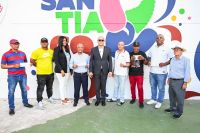 Alcaldía de Santiago entrega recursos a grupos de lechones para el Carnaval 2025.
