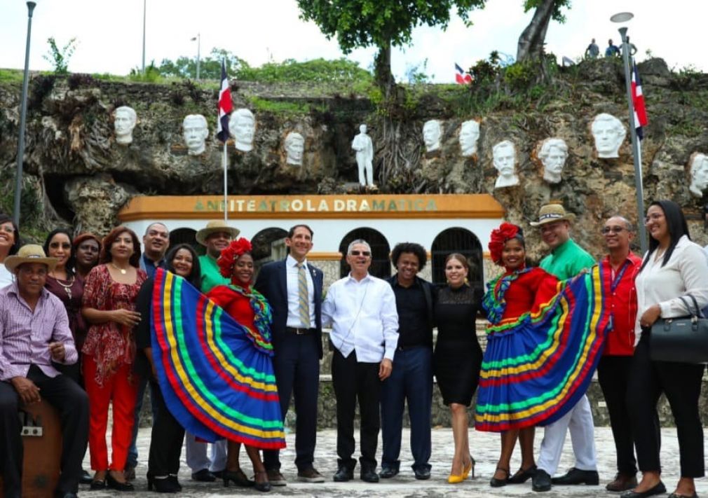 El alcalde Manuel Jiménez y los regidores de Santo Domingo Este recibieron la visita oficial del alcalde y los concejales de Allentown.