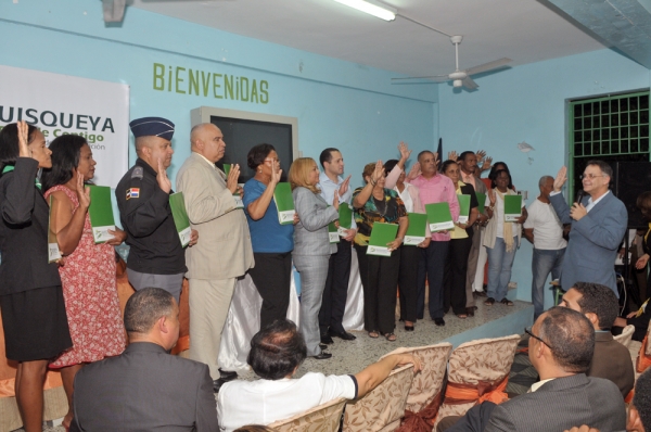 Junta de Alfabetización Municipal Santo Domingo Este, presidida por el alcalde Juan de los Santos.