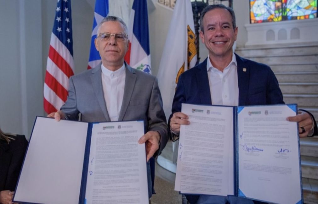 El alcalde Manuel Jiménez, y su homólogo de San Juan, Miguel Romero Lugo, acordaron fortalecer la colaboración entre ambos gobiernos locales.