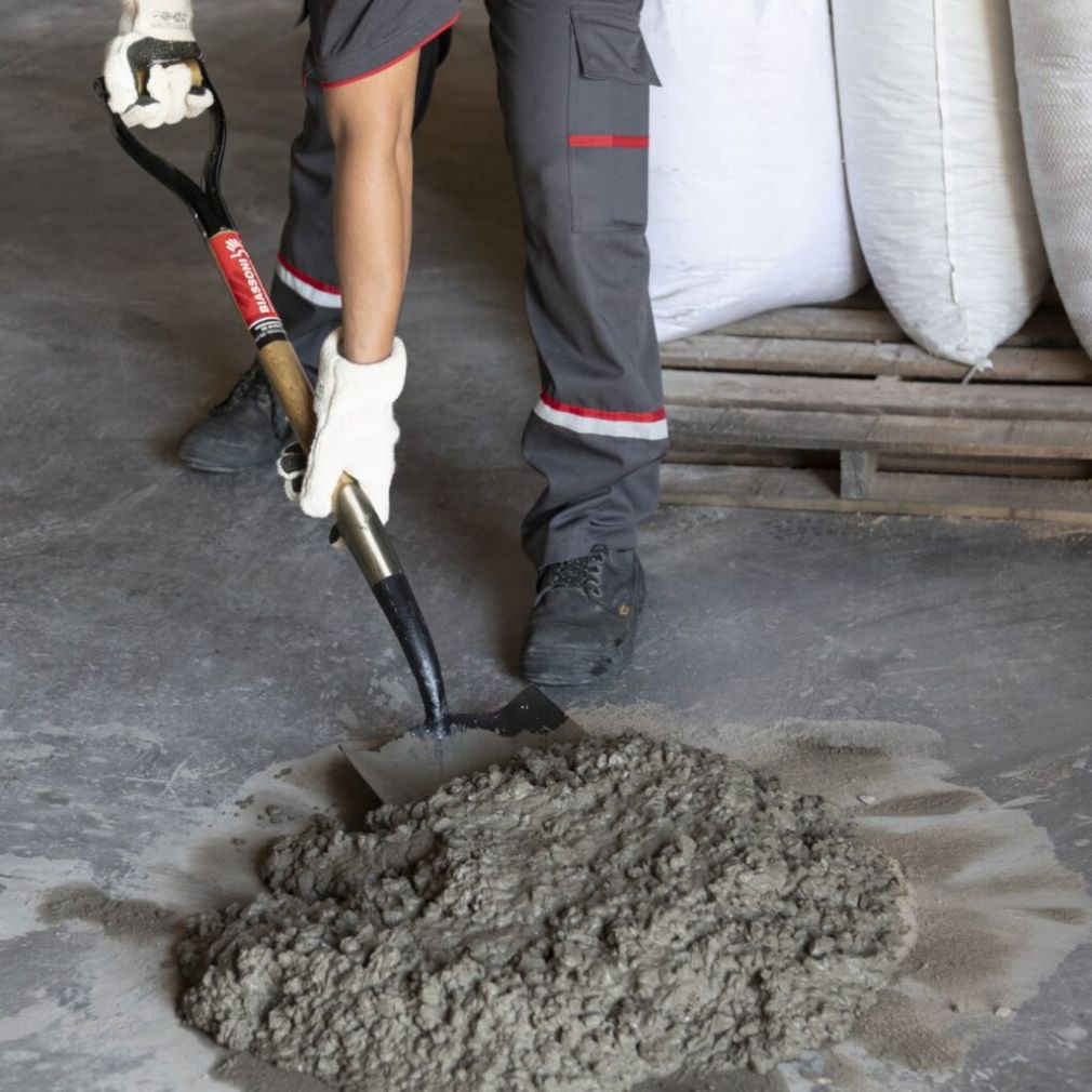 Con el salario mínimo actual se puede comprar casi el doble de fundas de cemento de lo que se podía adquirir en el 2012. 
