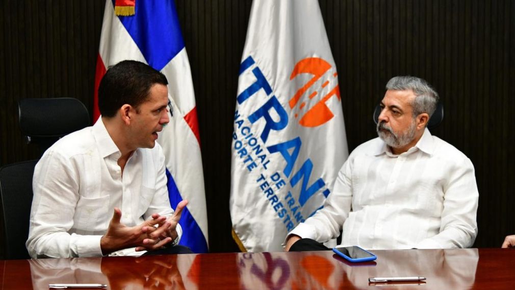 Hugo Beras, director ejecutivo del Intrant y Etienne Sánchez, presidente de Adecor.