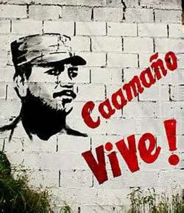 La imagen es de uno de los carteles alusivos al coronel de Abril Francisco Albro Caamaño de Deñó, quien fue fusilado en las montañas de San José de Ocoa por militares al servicio de la dictadura de Joaquín Balaguer.