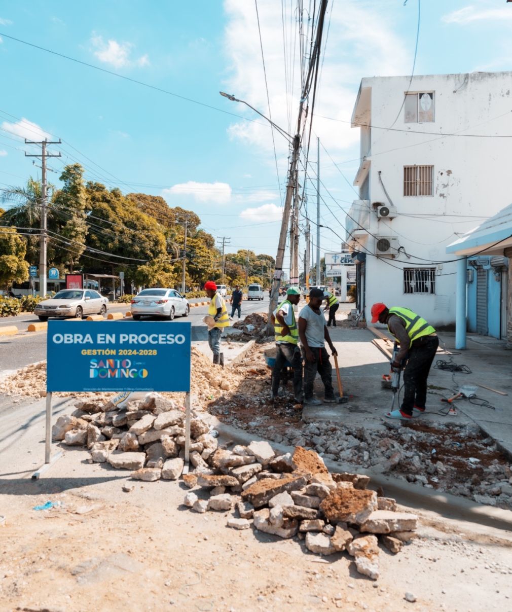 La iniciativa, que se realiza bajo las órdenes de la alcaldesa Carolina Mejía, busca seguir transformando Santo Domingo y llevar bienestar a los moradores de distintos sectores.