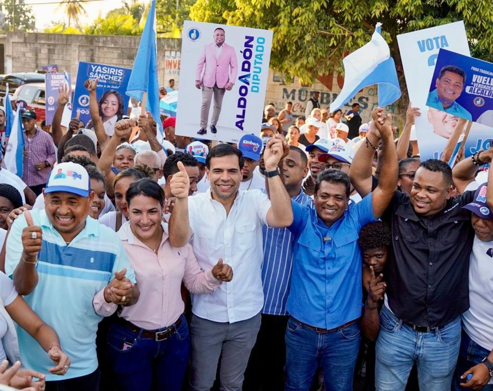 Durante un mano a mano de apoyo a Junior Santos en Los Alcarrizos, manifestó que el PRM tiene ganadas del 70 al 75% de las alcaldías.
