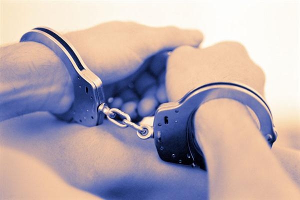 Apresan pareja que atracaba uniformado de la DNCD