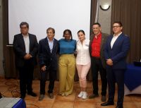 Al centro Nidia Paulino Valdez.