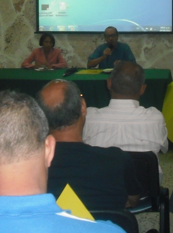 María Teresa Cabrera y José Antinoe Fiallo.