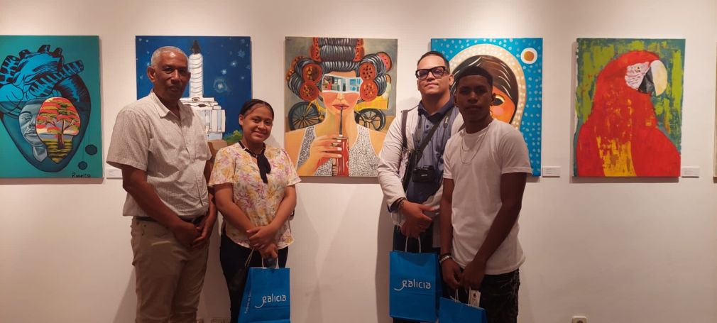 La representación dominicana estuvo integrada por los jóvenes Luis Alfredo Rapozo y Kristhalys García, quienes estuvieron acompañados por el profesor Pedro Javier Confresí y Alfredo Matías, coordinador de proyectos en Fundación Solidaridad.