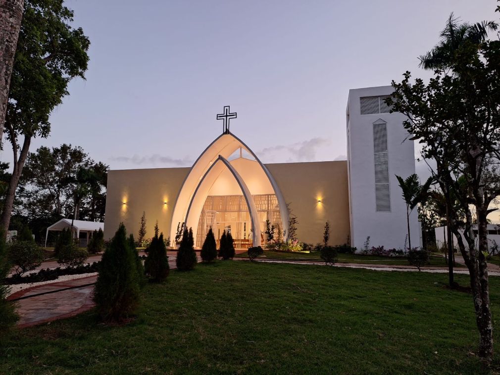 El nuevo Templo María de la Altagracia está ubicado en Hoyoncito, Hato Mayor del Rey.