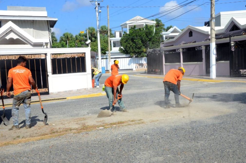 La comunidad de Las Praderas cuenta con siete calles que serán completamente asfaltadas.