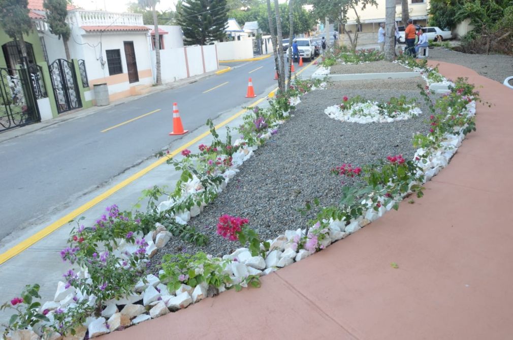 Esta obra se une a un proyecto de muros de gaviones que fue entregado recientemente por el alcalde Abel Martínez en esa misma comunidad.