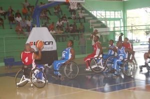 ​Pueblo Nuevo vence y empata serie final, baloncesto superior de San Cristóbal  
