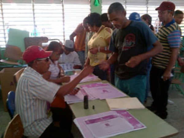 Se producen distorsión en las listas de votantes del PLD en Los Mina Norte